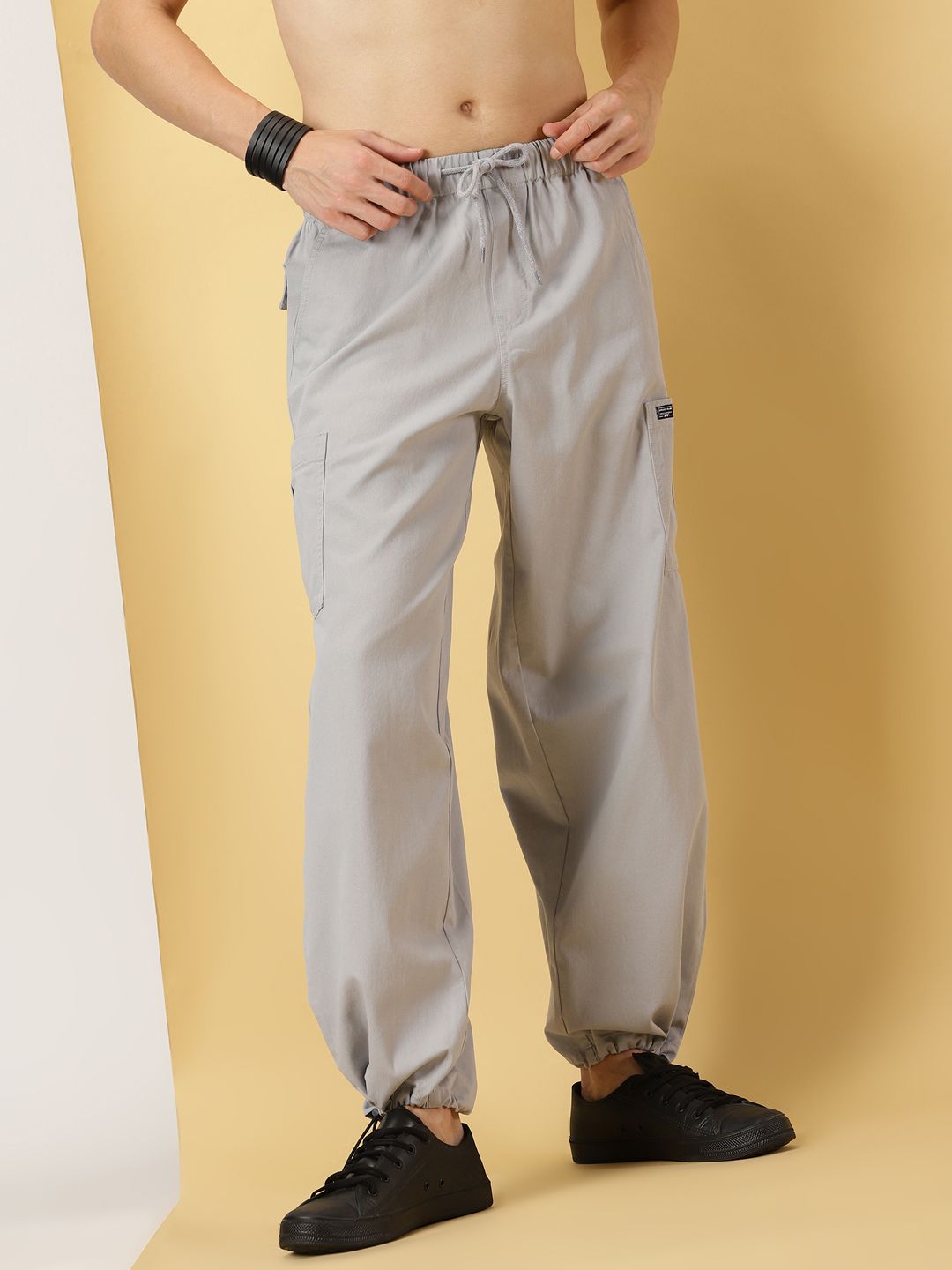 Thomas Scott Men Mid Rise Parachute Fit Pure Cotton Cargo Trousers