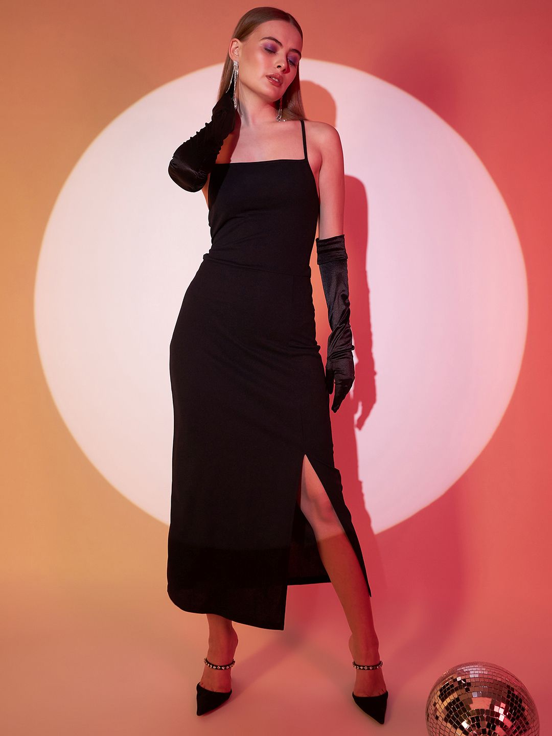Berrylush Women Solid Shoulder Strap Sheath Midi Dress
