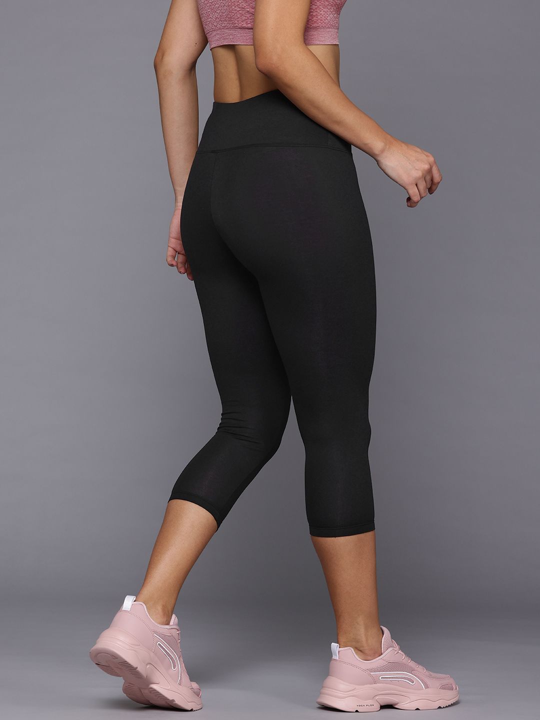 HRX by Hrithik Roshan Women Brand Logo Print Detail Three-Fourth Lifestyle Tights