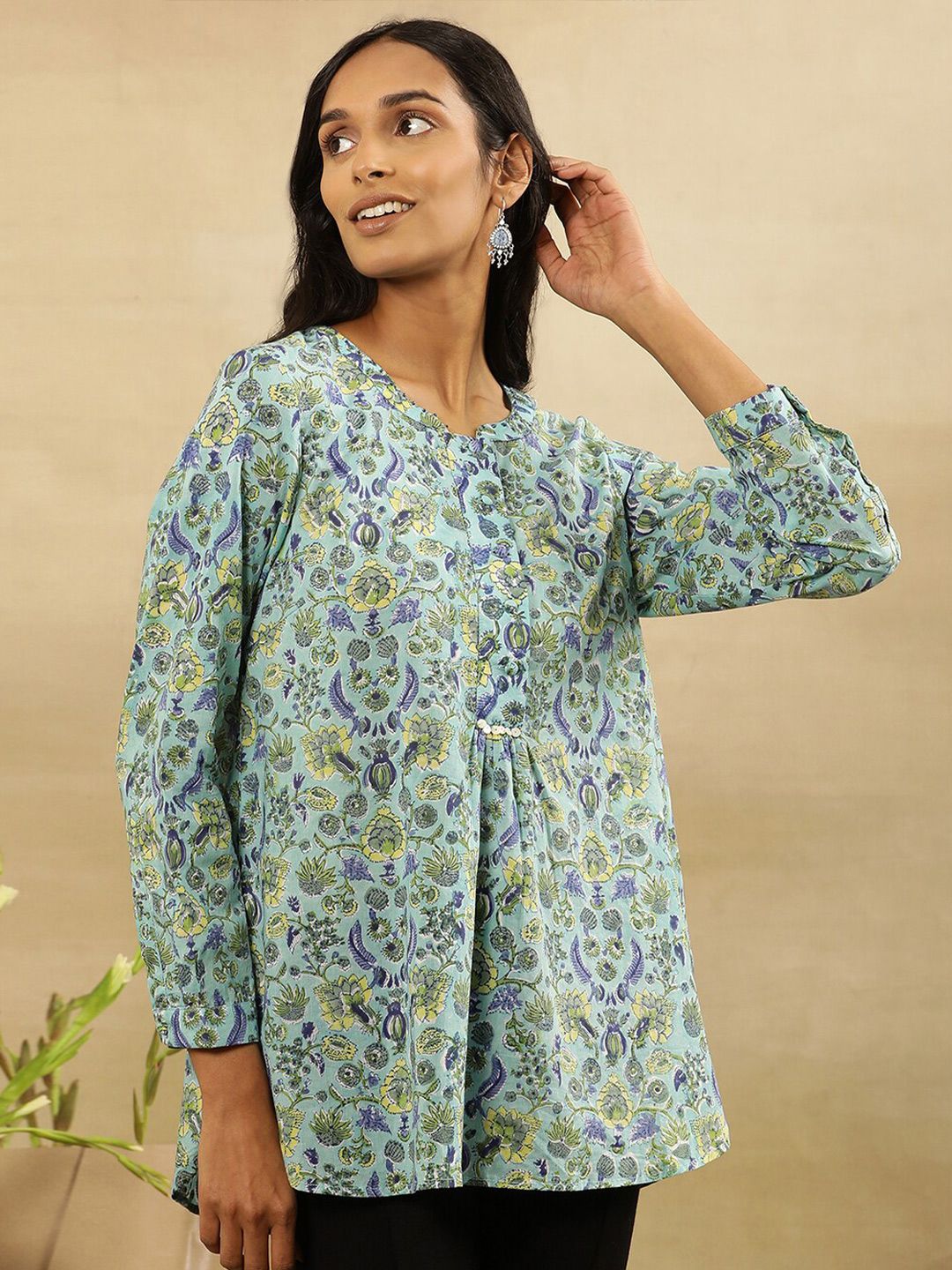 W Round Neck Floral Printed Cotton Top