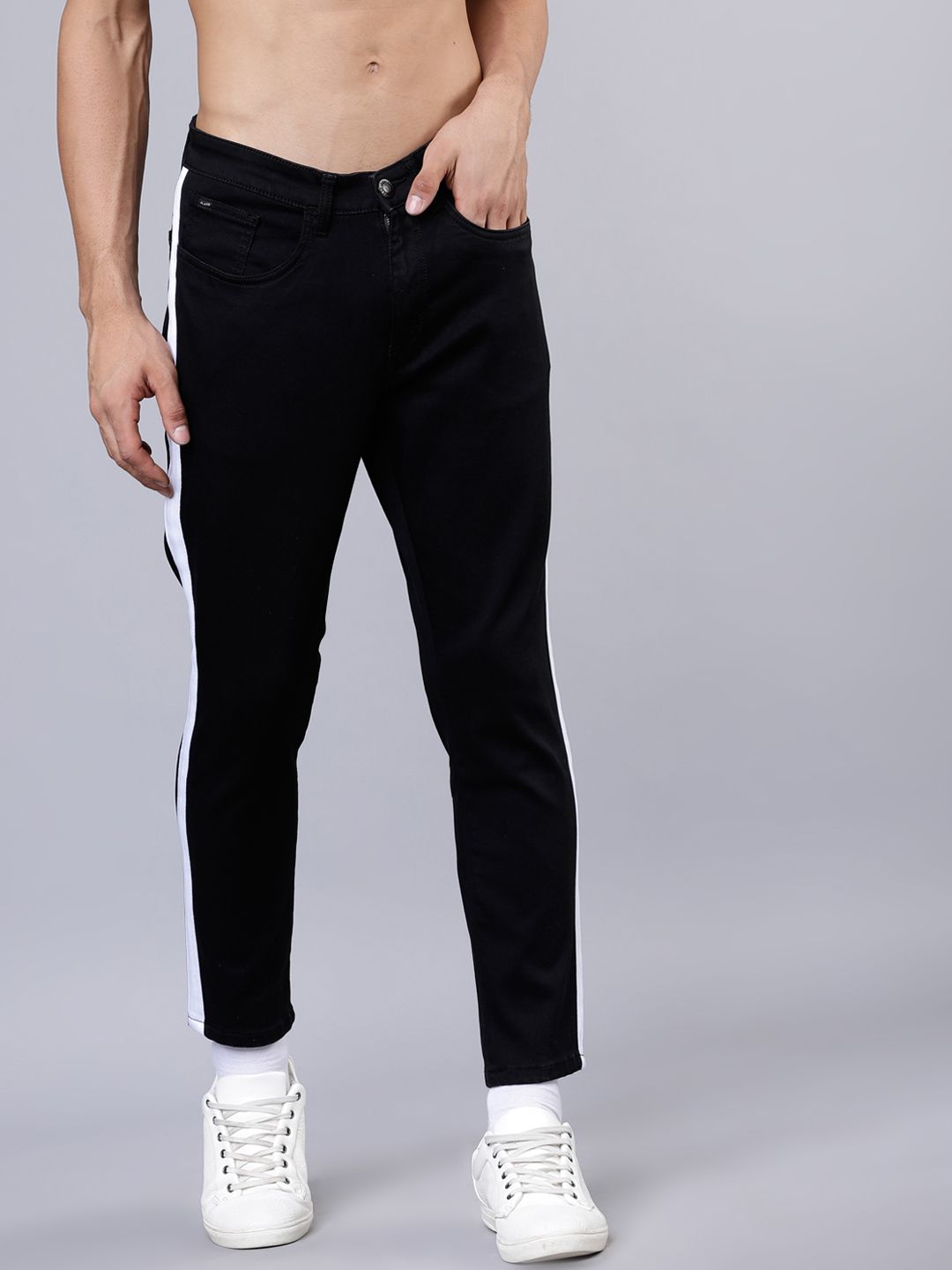 HIGHLANDER Men Black Tapered Fit Mid-Rise Clean Look Stretchable Jeans