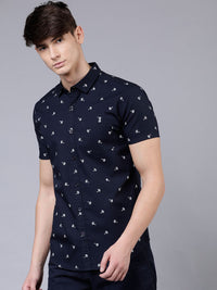 Highlander Men Navy Blue & White Slim Fit Dicetak Baju Kasual