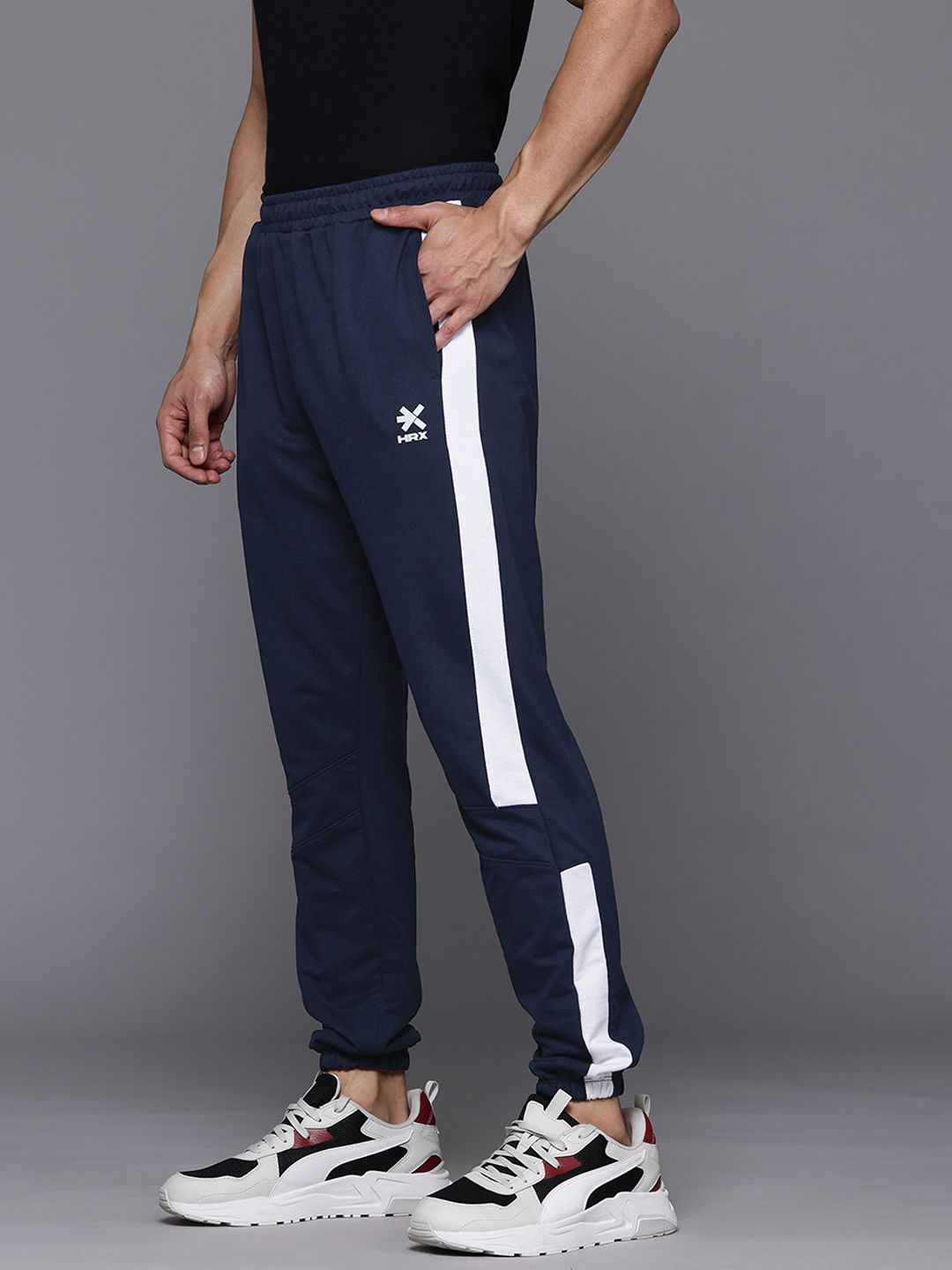 HRX by Hrithik Roshan Men Side Stripe Detail Mid-Rise Lifestyle Joggers