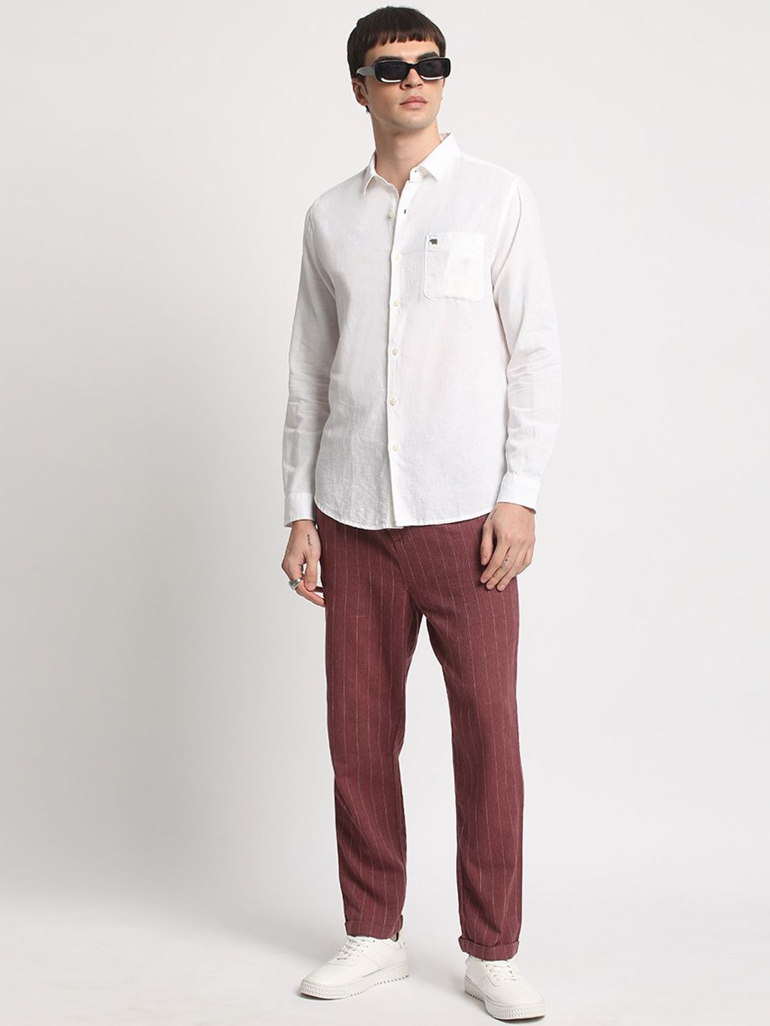THE BEAR HOUSE Men Striped Tapered Fit Pleated Mid-Rise Trousers