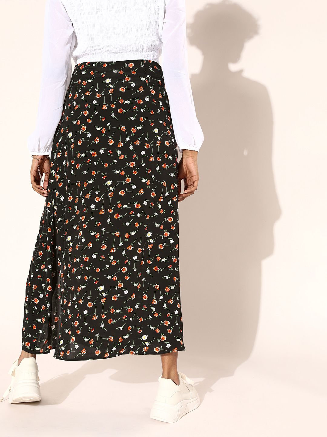 Berrylush Women Black Floral Floral Fantasy Skirt