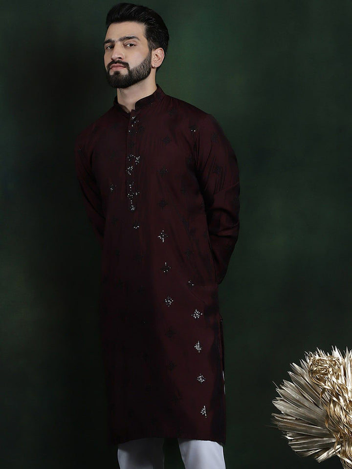 SOJANYA Ethnic Motifs Embroidered Mandarin Collar Sequinned Straight Kurta