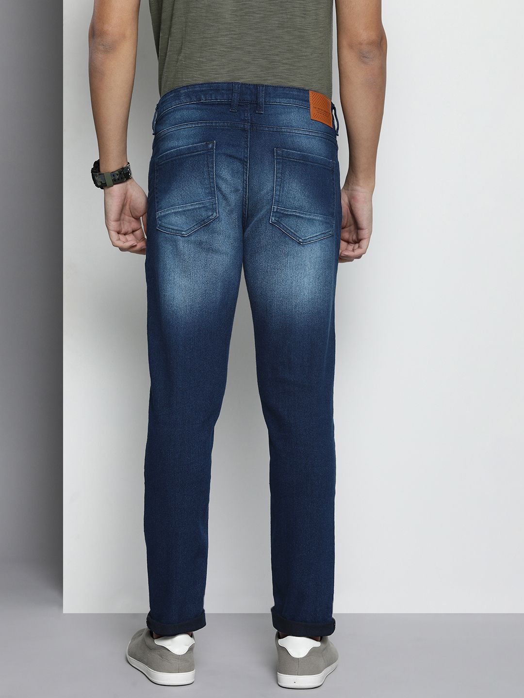 The Indian Garage Co Men Slim Fit Light Fade Stretchable Jeans