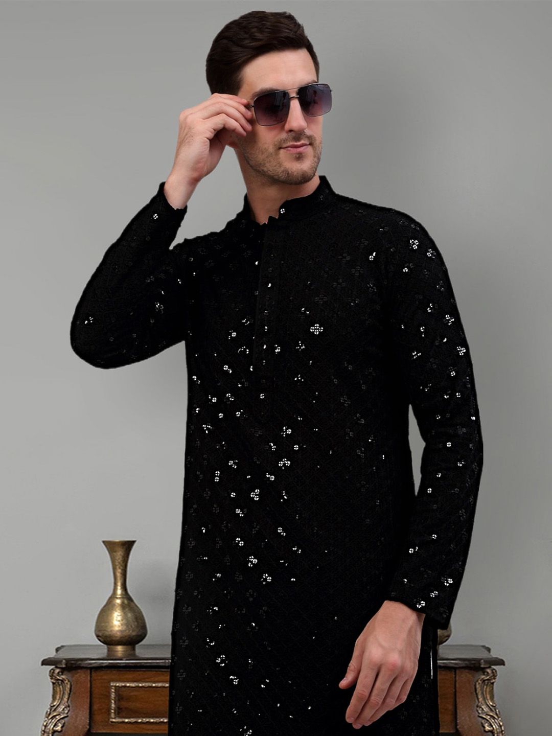 Jompers Ethnic Motifs Embroidered Thread Work Kurta with Pyjamas