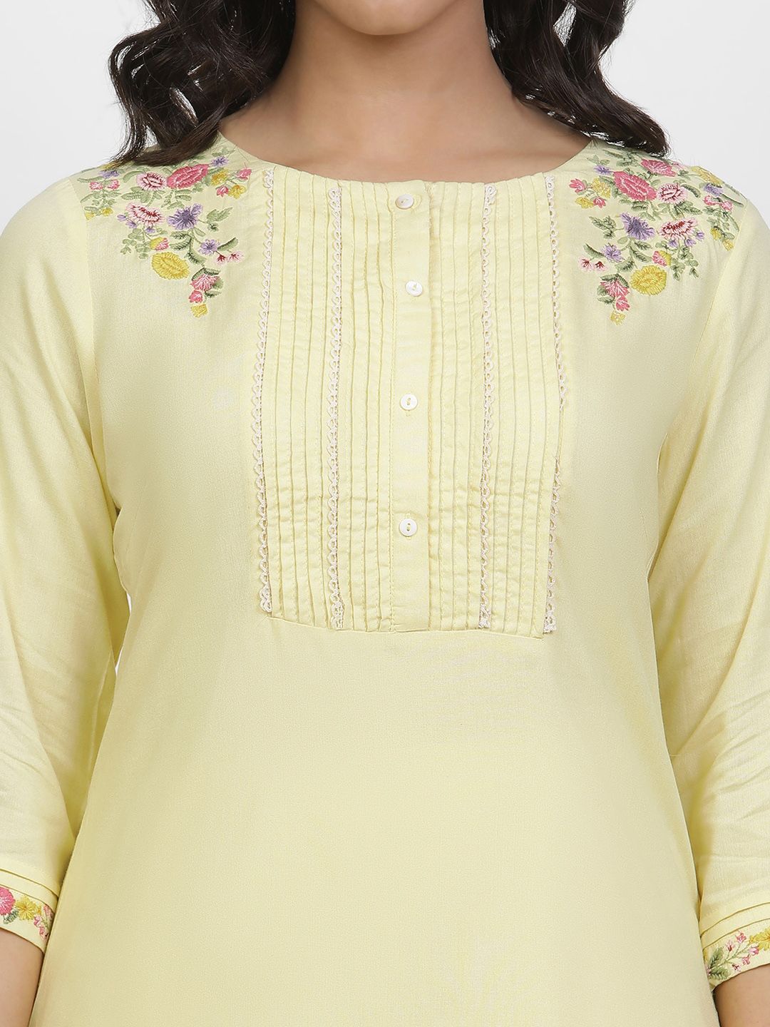 W Floral Embroidered Regular Thread Work Kurta with Trousers
