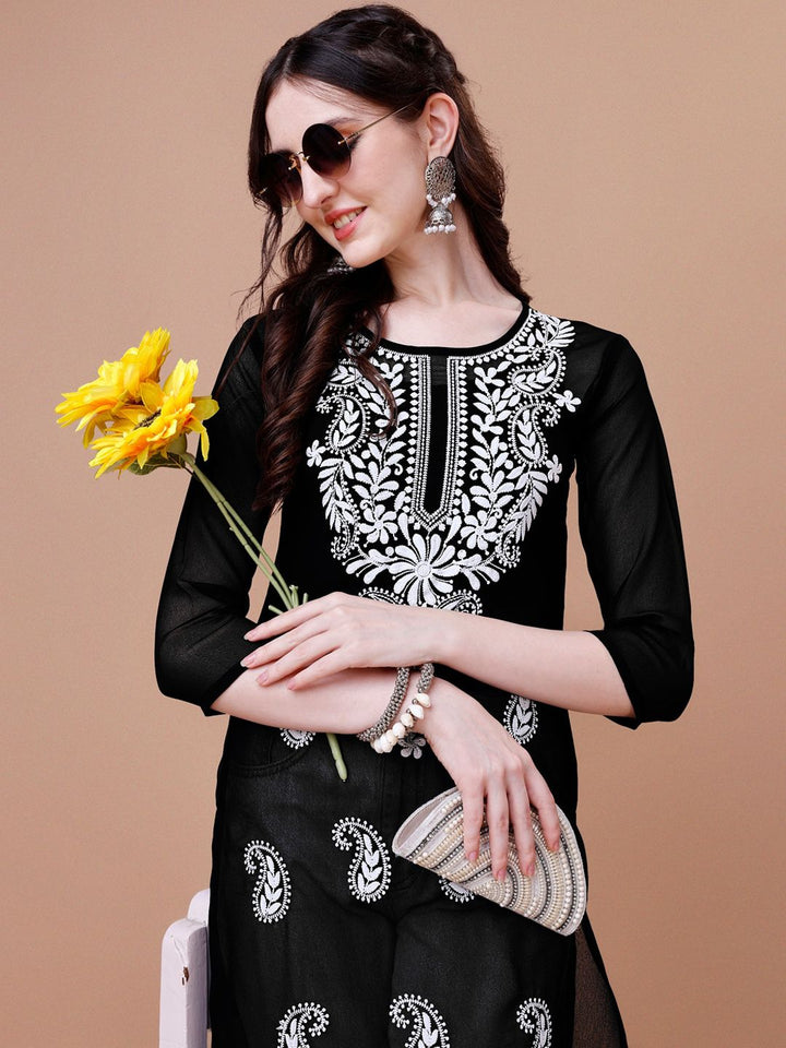KALINI Embroidered Thread Work Floral Georgette Kurta