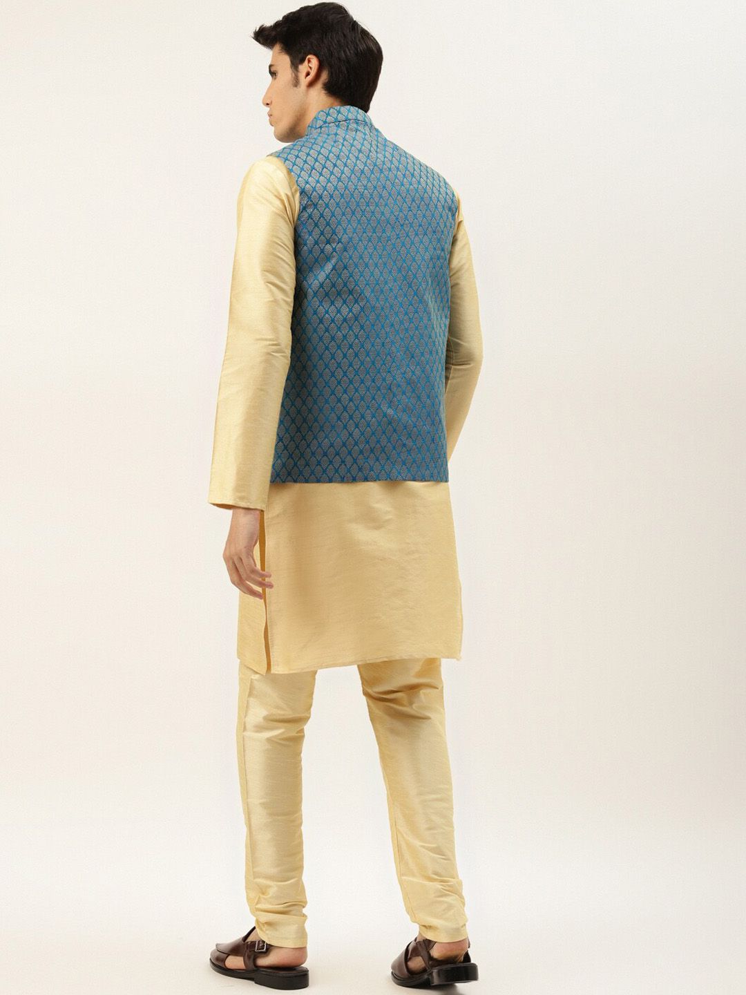 SOJANYA Mandarin Collar Regular Kurta With Churidar & Nehru Jacket