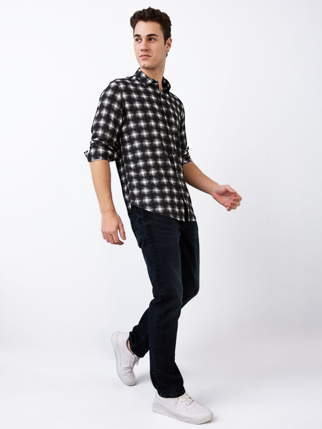 SPYKAR Men Spread Collar Checked Casual Shirt