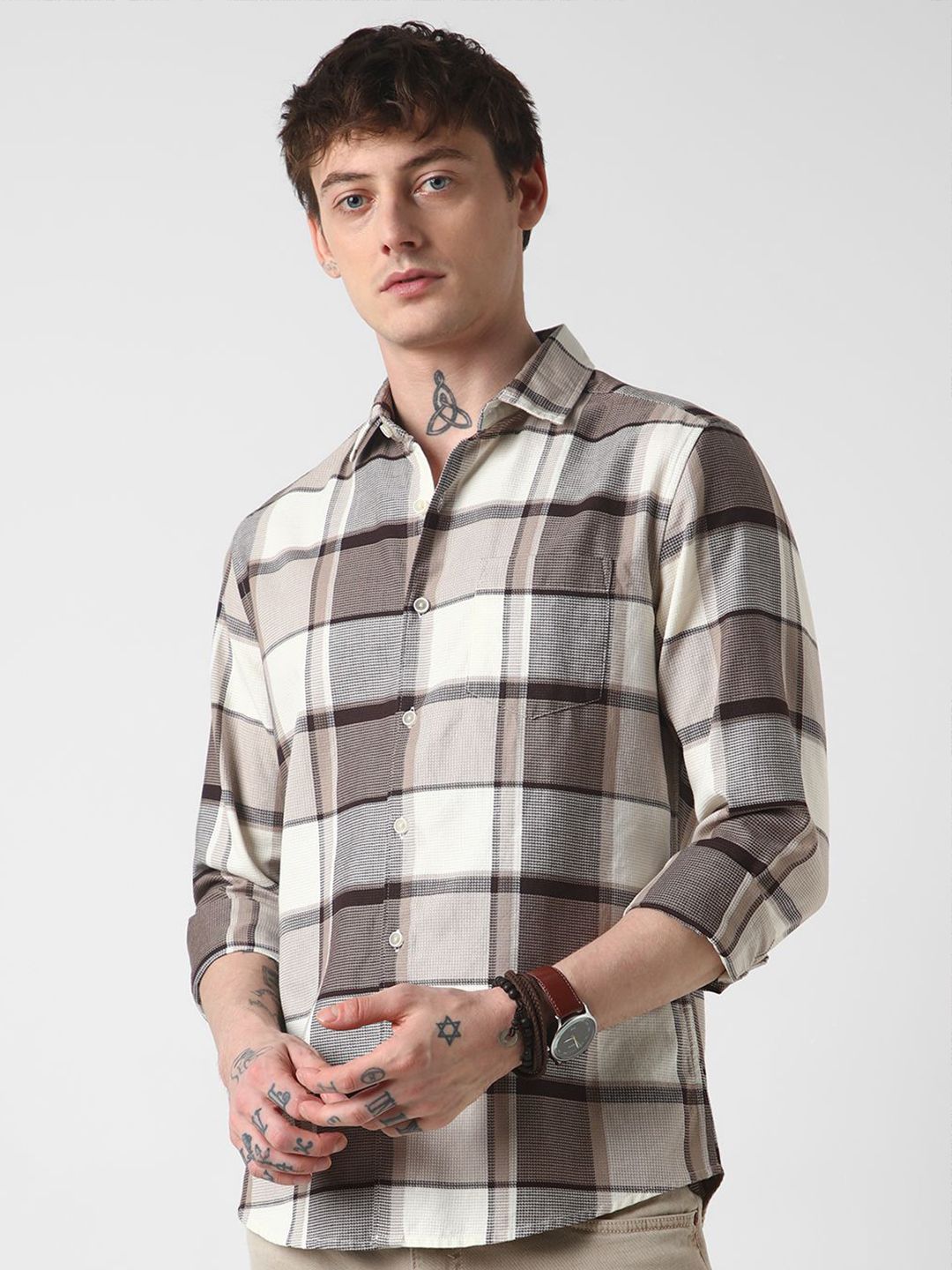 VASTRADO Men Classic Slim Fit Opaque Checked Casual Shirt