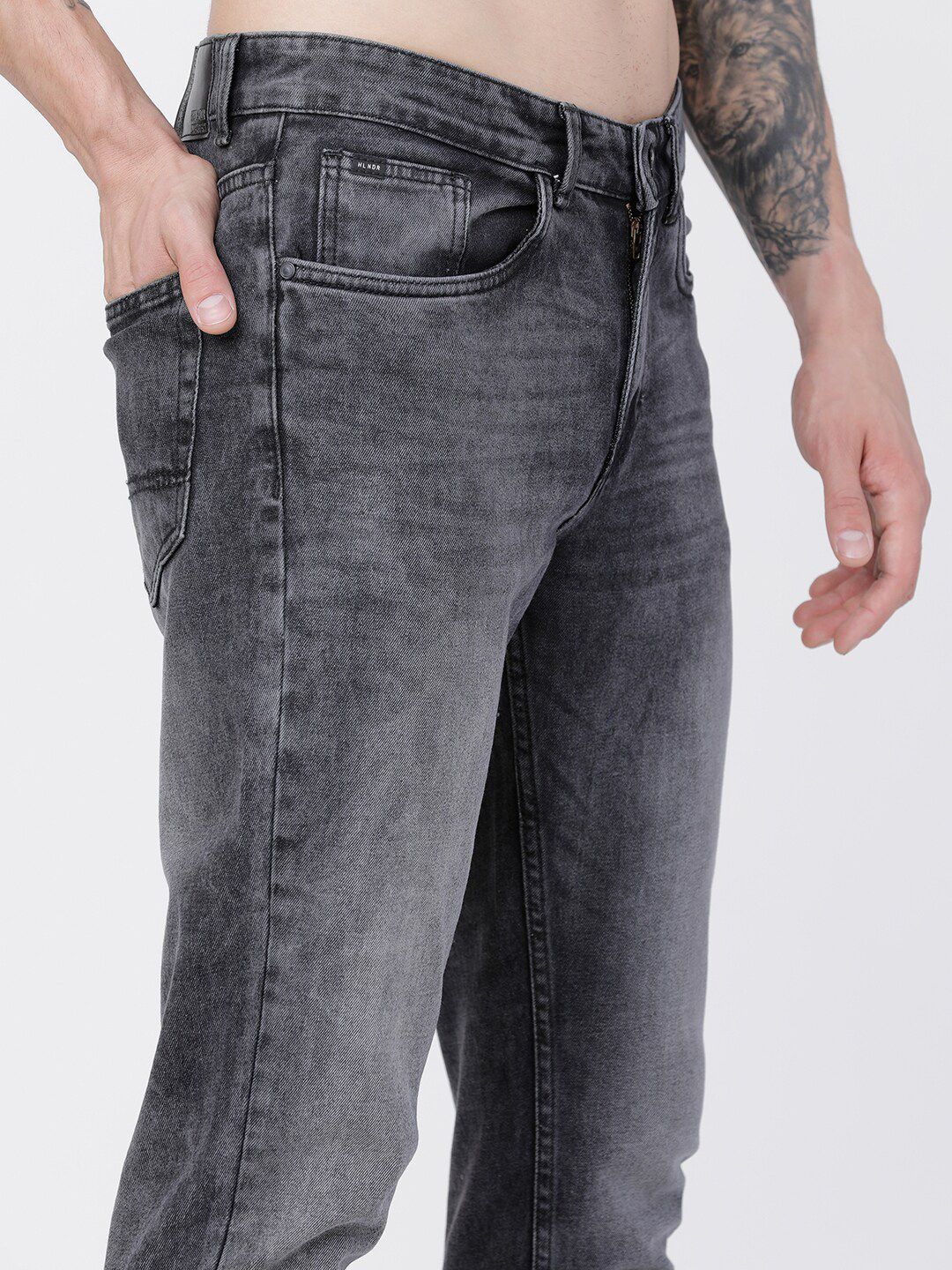 HIGHLANDER Men Grey Tapered Fit Mid-Rise Clean Look Stretchable Jeans