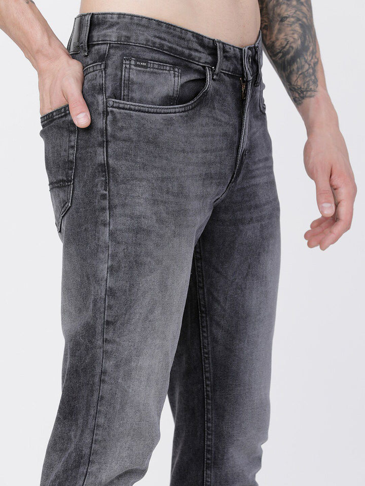 HIGHLANDER Men Grey Tapered Fit Mid-Rise Clean Look Stretchable Jeans