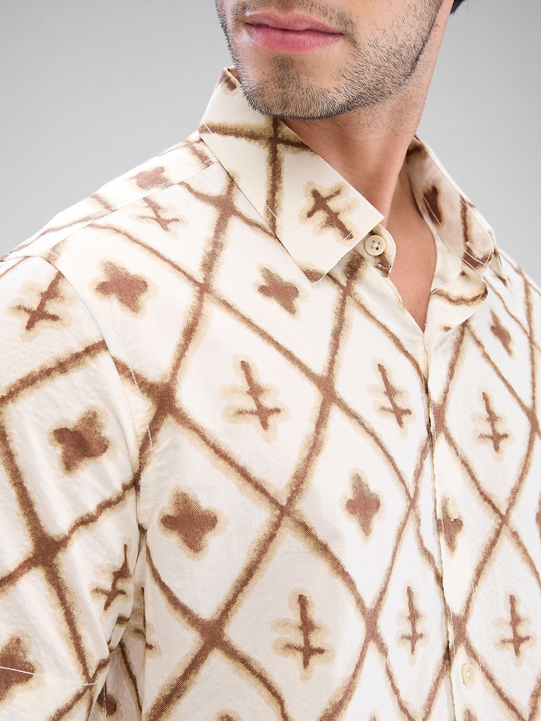 SPYKAR Men Slim Fit Opaque Geometric Printed Spread Collar Casual Shirt