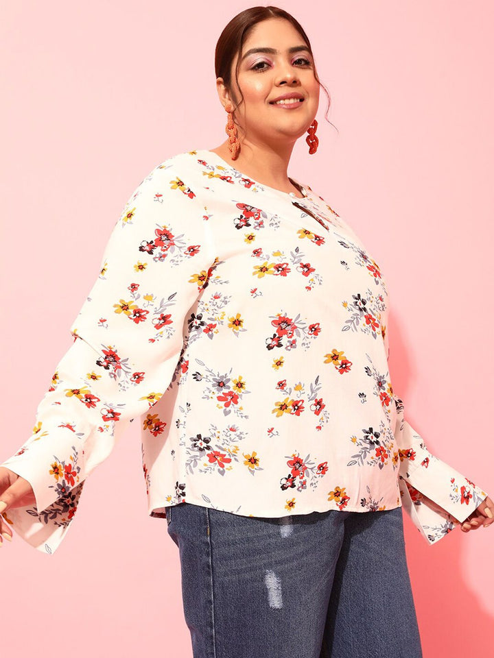 CURVY STREET Plus Size Floral Printed Round Neck Crepe Top