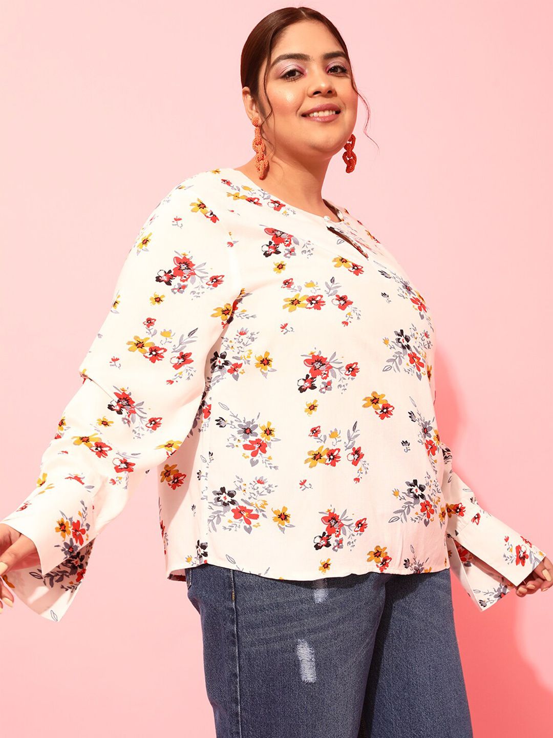 CURVY STREET Plus Size Floral Printed Round Neck Crepe Top