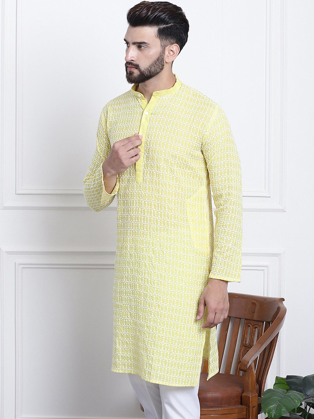 SOJANYA Floral Embroidered Mandarin Collar Pure Cotton Straight Kurta