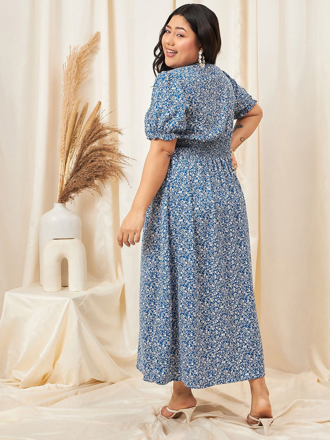 Berrylush Curve Blue Curve Floral Print Puff Sleeve Crepe Empire Midi Dress