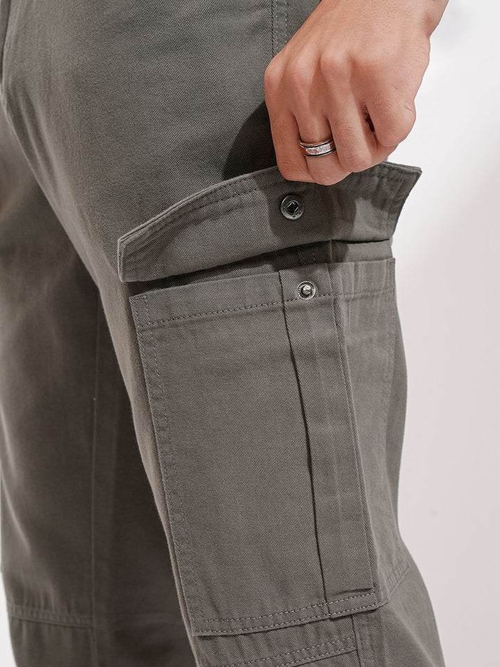 HIGHLANDER Men Straight Fit Easy Wash Cargos Trousers
