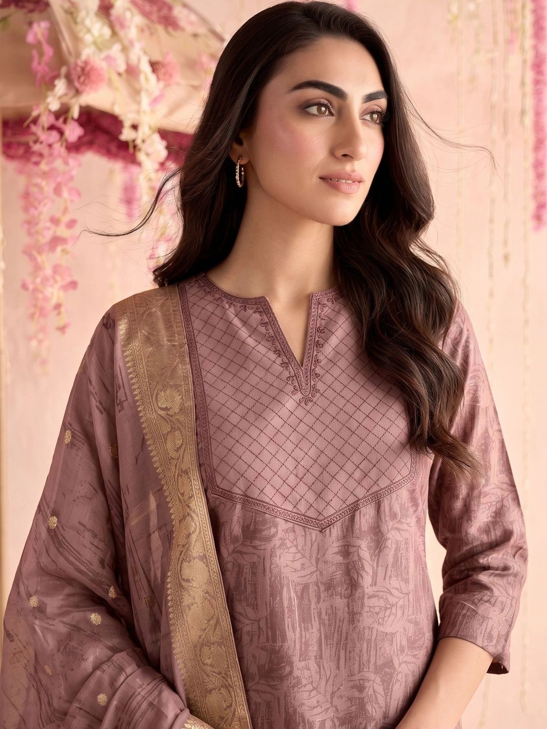 Mamicha Women Printed Regular Kurta with Trousers & With Dupatta