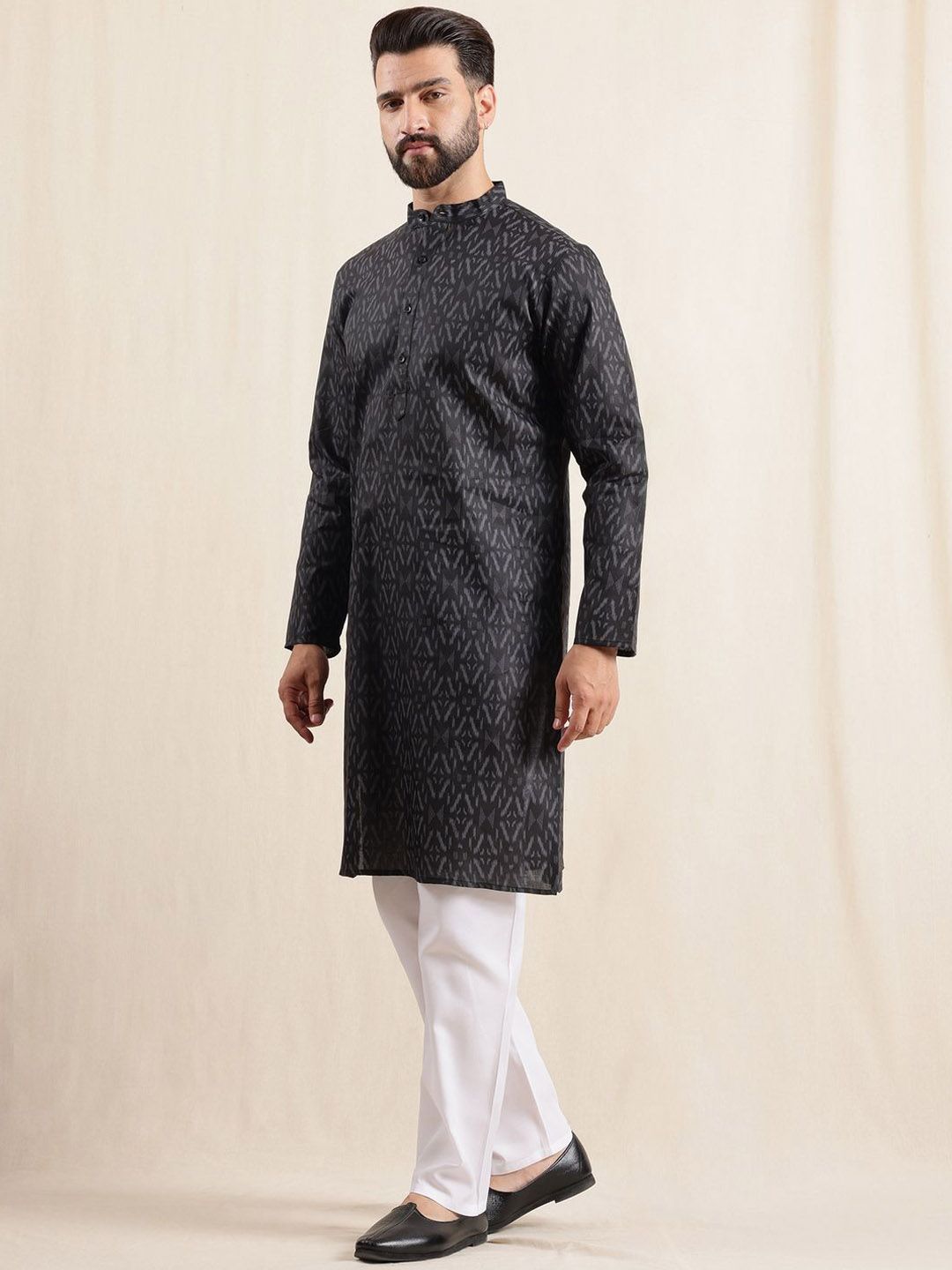 Anouk Men Ikat Bercetak Kurta Biasa dengan Piyama