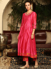 W Women Floral Embroidered Regular Thread Work Kurta with Trousers & With Dupatta