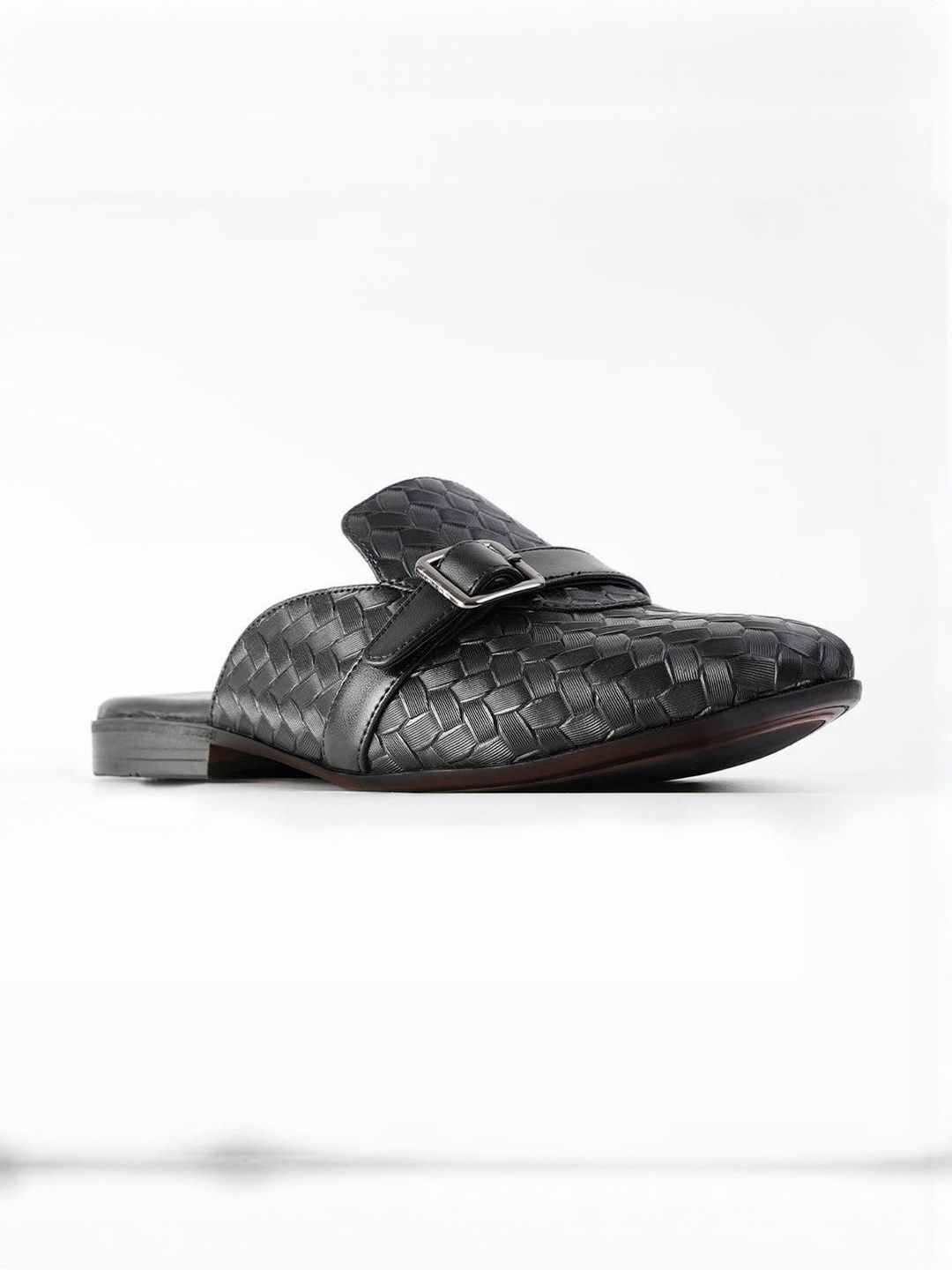 MONKSTORY Men Textured Round Toe Buckled Mules