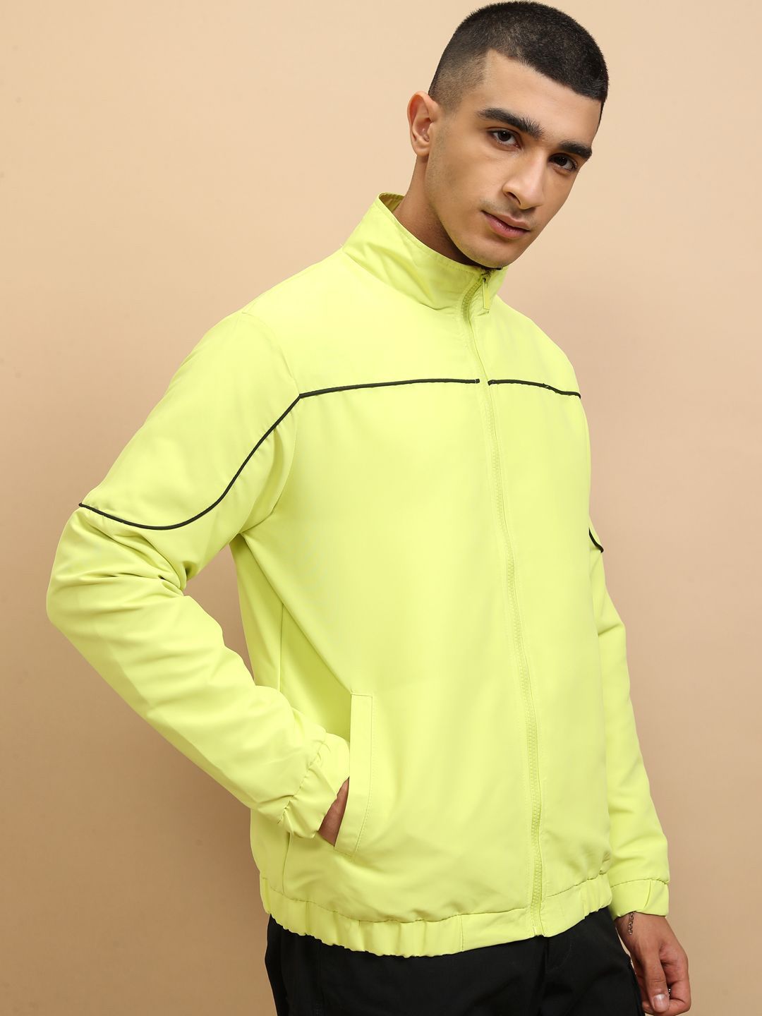 HIGHLANDER Men Colourblocked Crop Outdoor Bomber Jacket