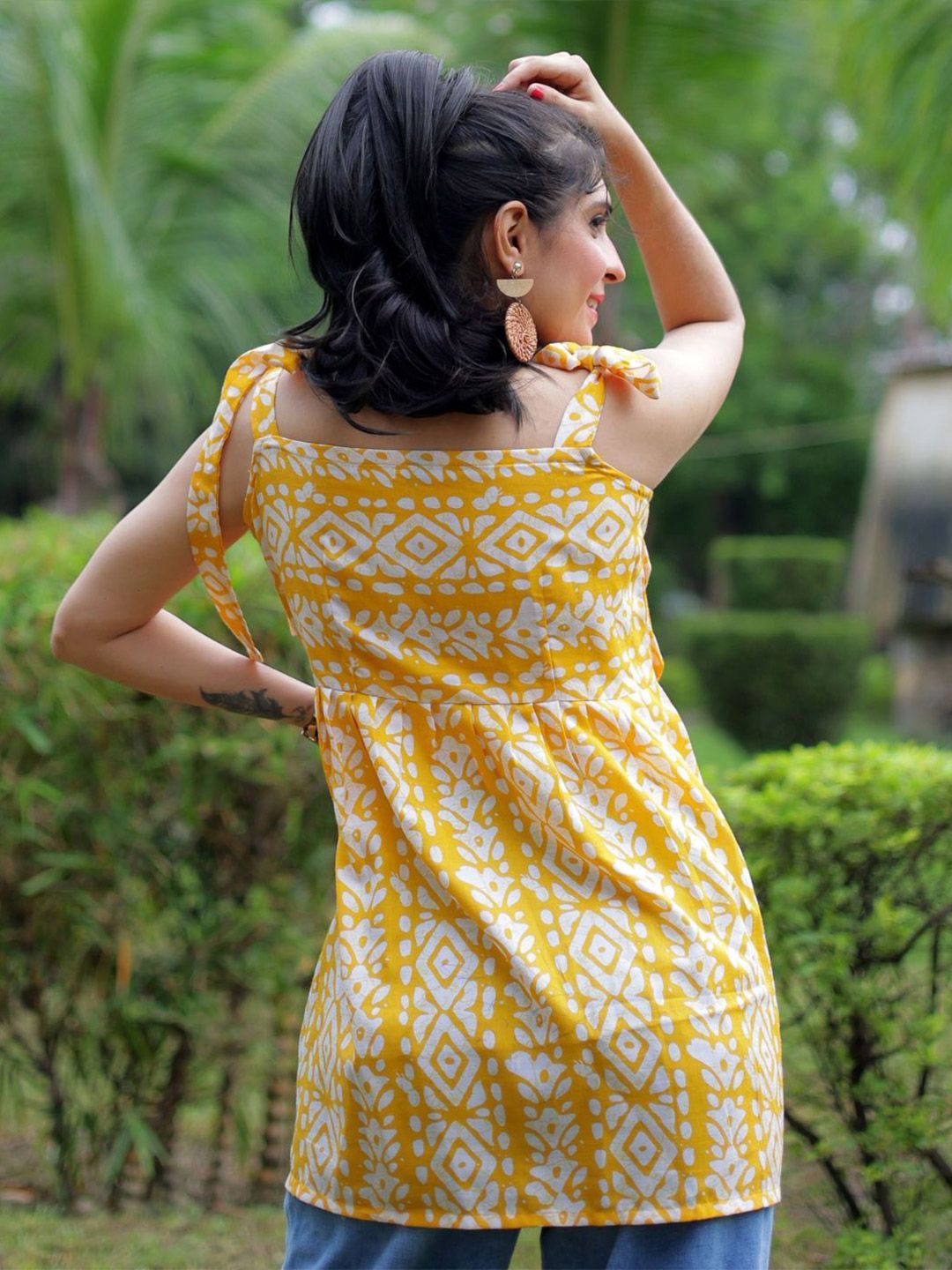 KALINI Ethnic Motifs Printed Square Neck Kurti
