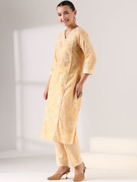 Mamicha Women Floral Printed Regular Thread Work Kurta with Trousers & With Dupatta