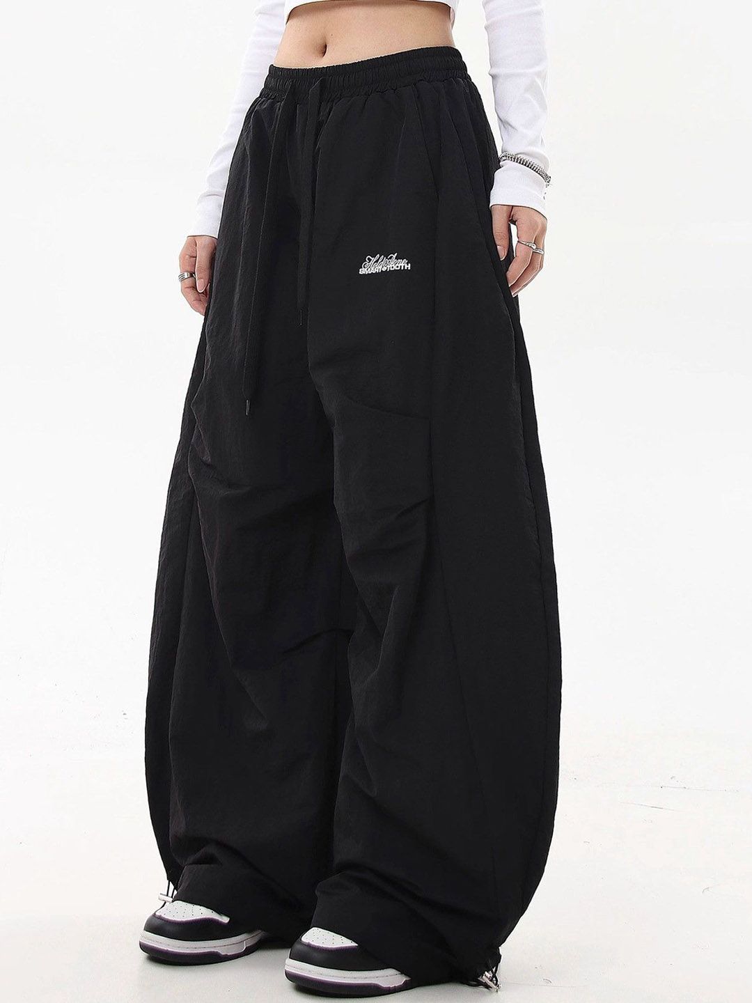 DressBerry Women Low-Rise Loose Fit Wide Leg Trousers