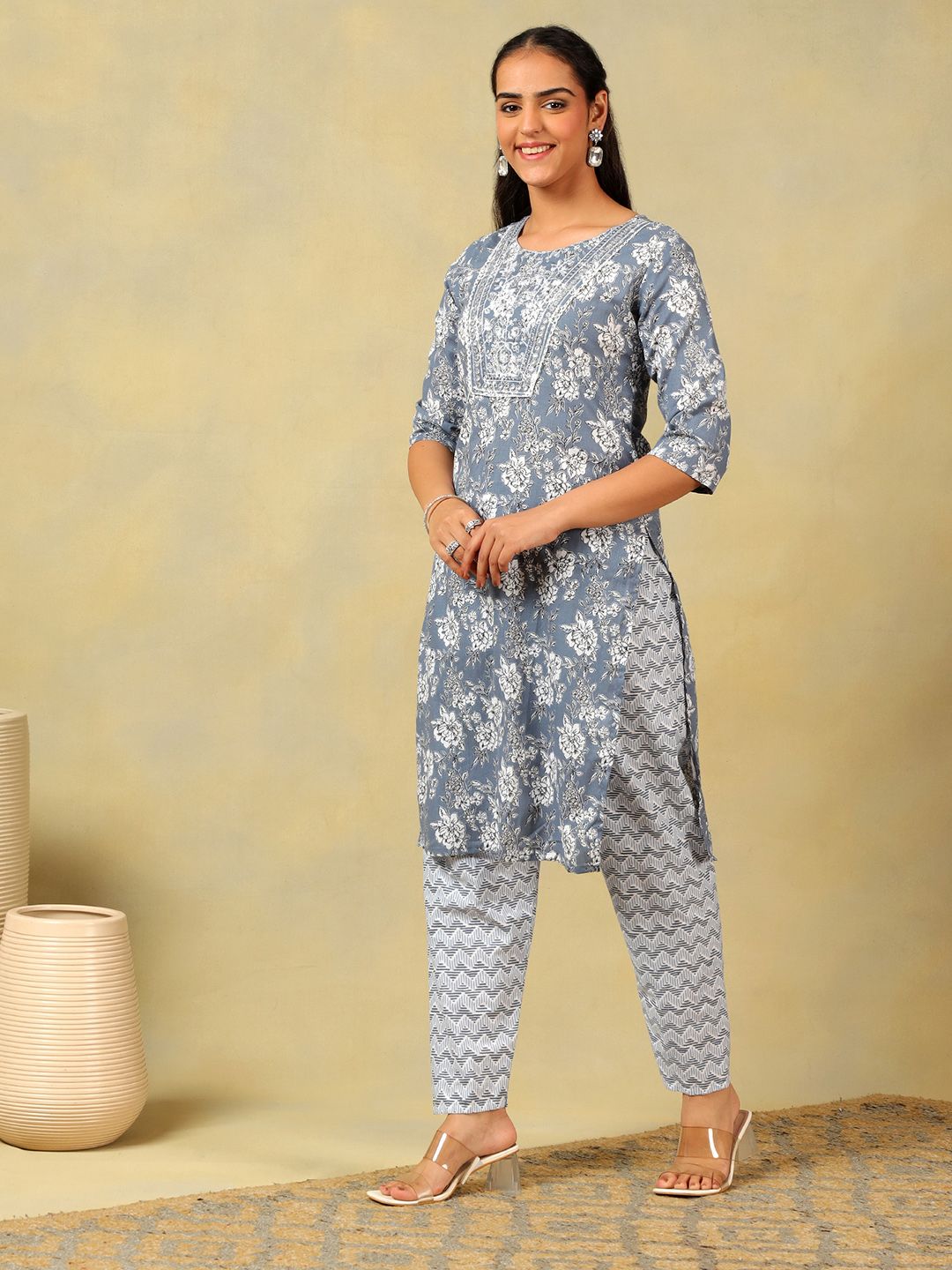 Mamicha Women Floral Printed Regular Mirror Work Pure Cotton Kurta with Trousers & With Dupatta
