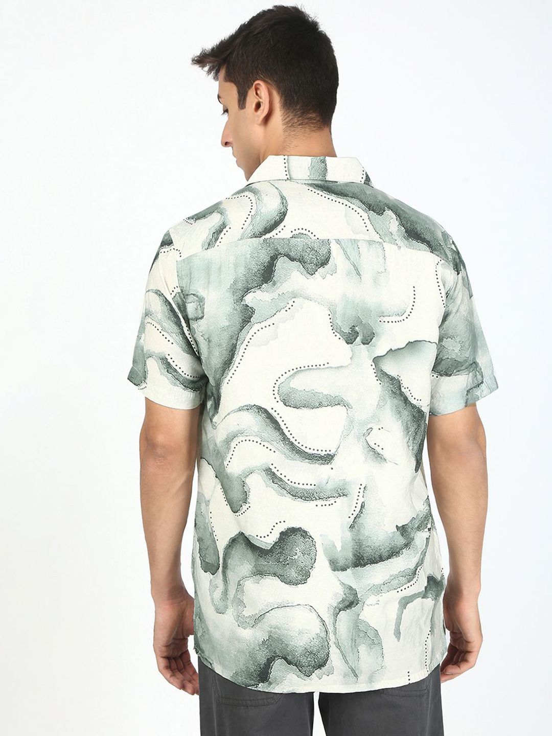 Bene Kleed Men Abstract Printed Cuban Collar Casual Shirt
