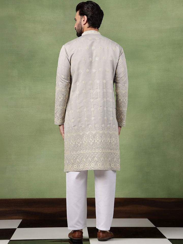 SOJANYA Men Embroidered Sequinned Kurta