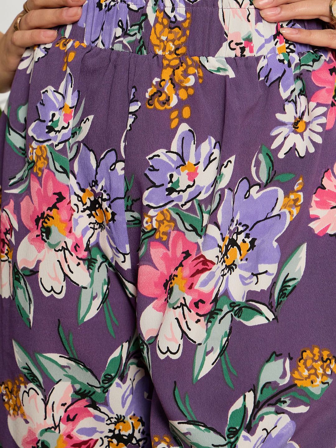 Berrylush Women Floral Printed Relaxed Loose Fit High-Rise Pleated Trousers