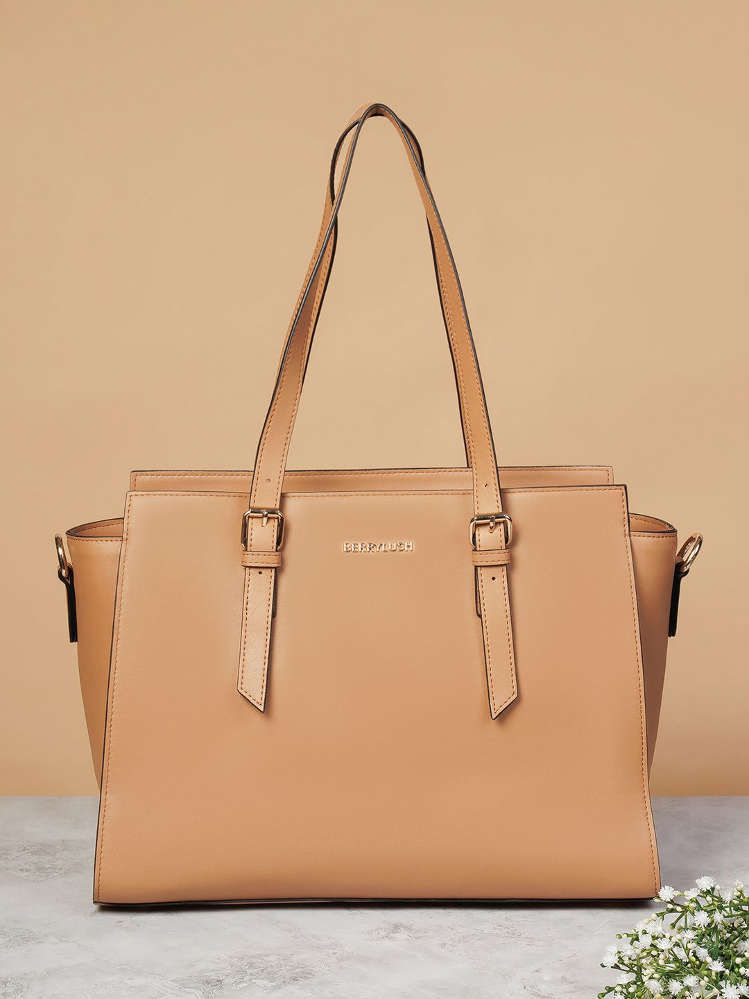 Berrylush Women Solid Structured Shoulder Bag