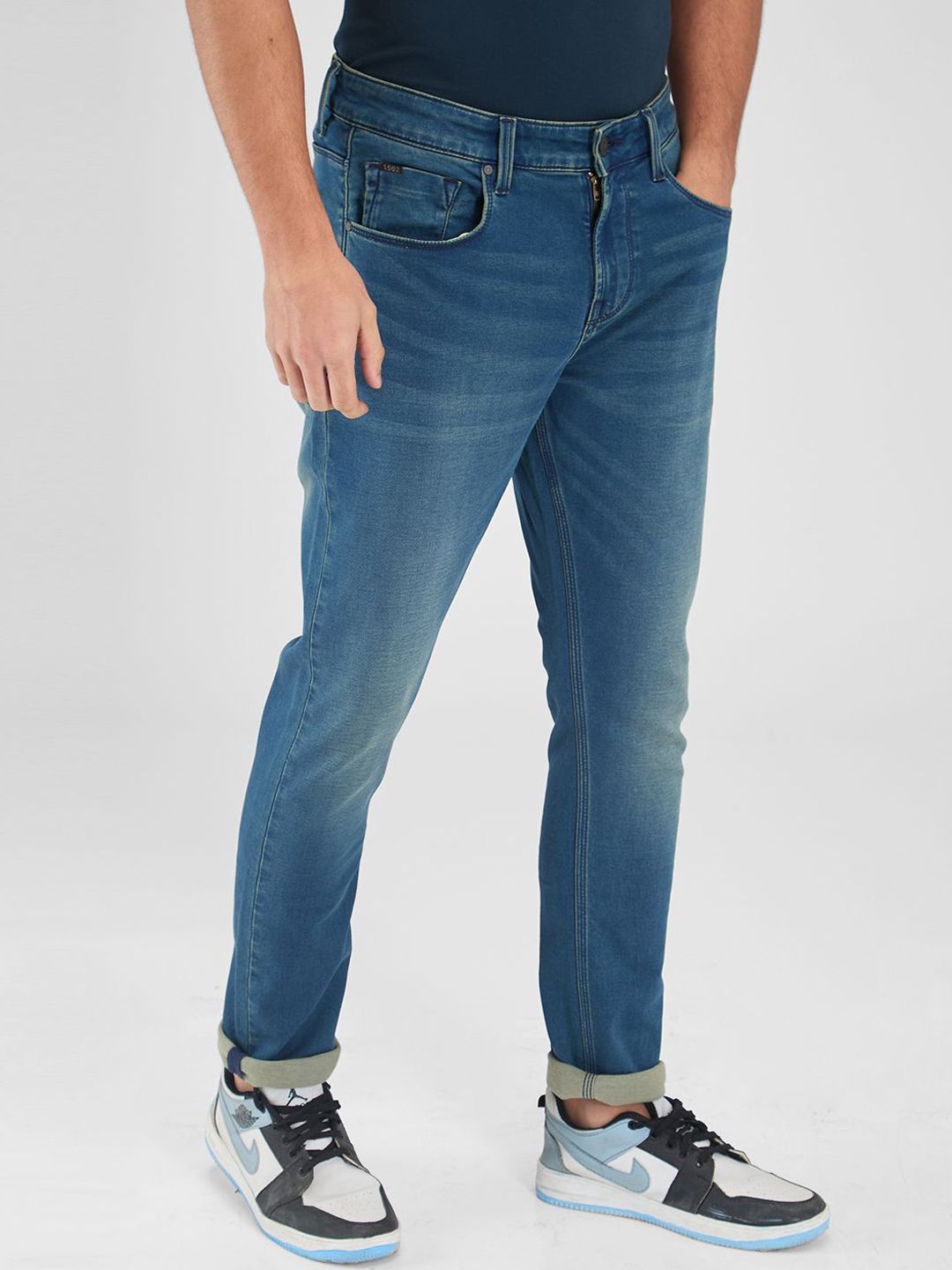 SPYKAR Men Slim Fit Low-Rise Light Fade Stretchable Jeans