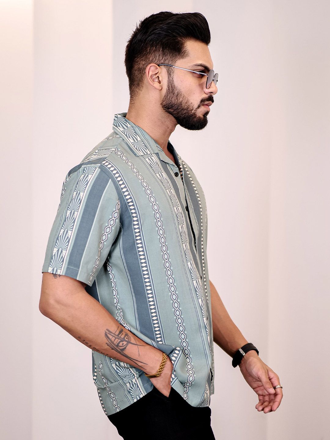 Eszett Abstract Printed Spread Collar Casual Shirt