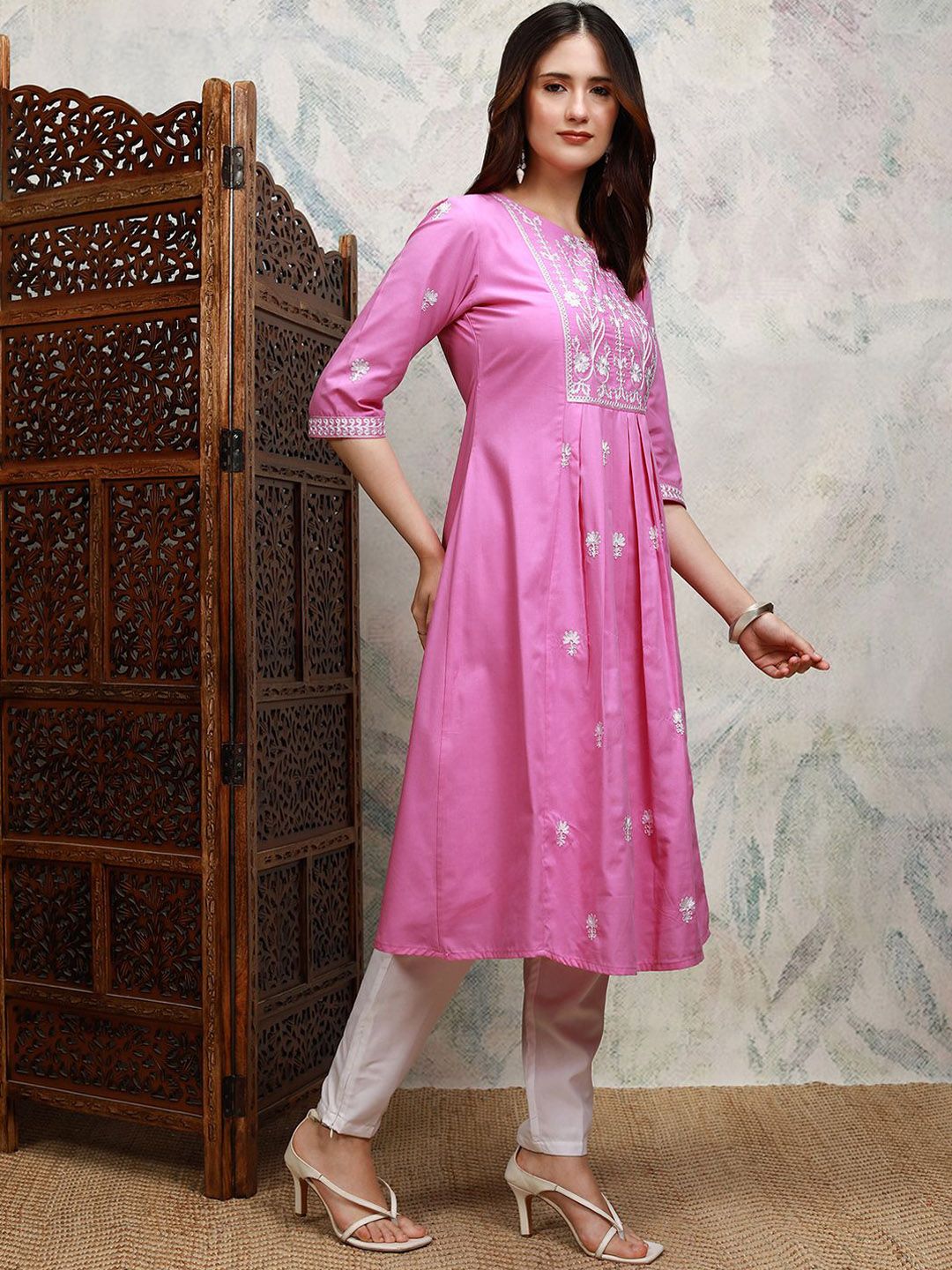 Vishudh Ethnic Motifs Embroidered Keyhole Neck Thread Work Cotton A-Line Kurta