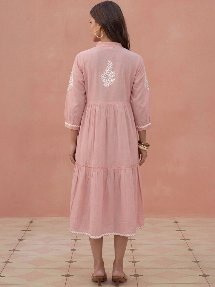 Pakaian Midi A-Line Bersulam Bunga Rumah Chikankari