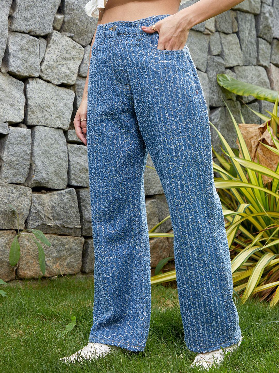 Campus Sutra Women Comfort Relaxed Fit Mid-Rise Stretchable Jeans