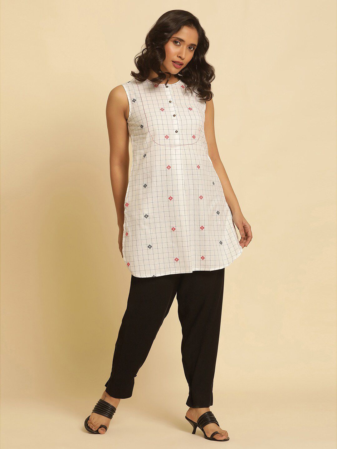 W Checked Sleeveless Pure Cotton Straight Kurti