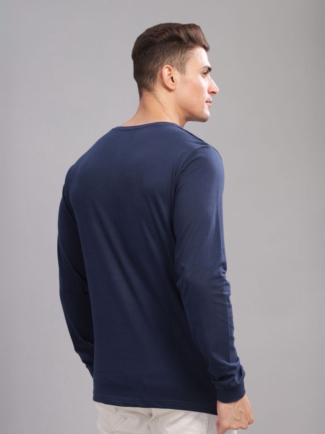 ADRO Men Solid Round Neck T-shirt