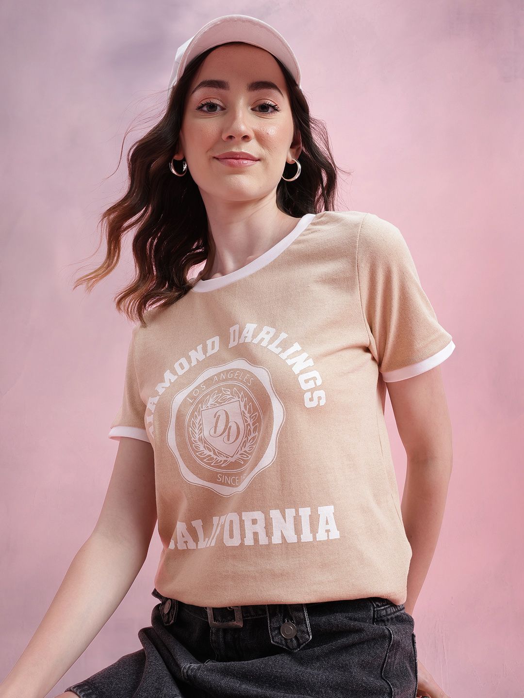 T-shirt bercetak varsity dressberry