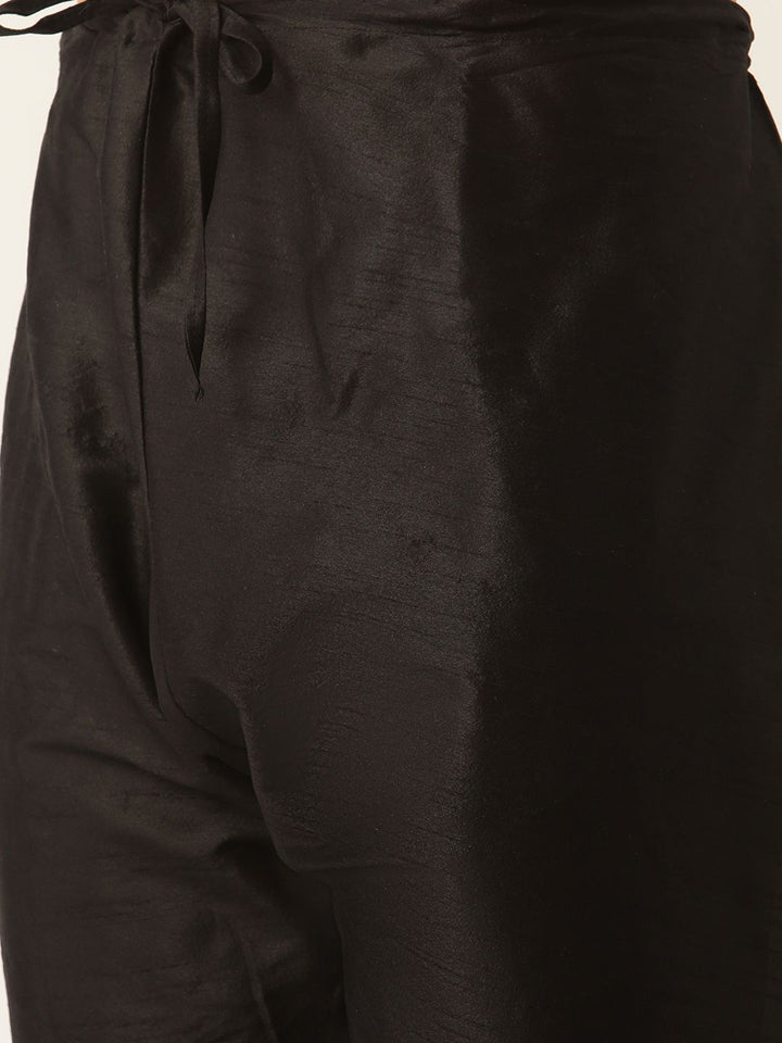 SOJANYA Kurta Hitam Lelaki dengan Jaket Churidar & Nehru