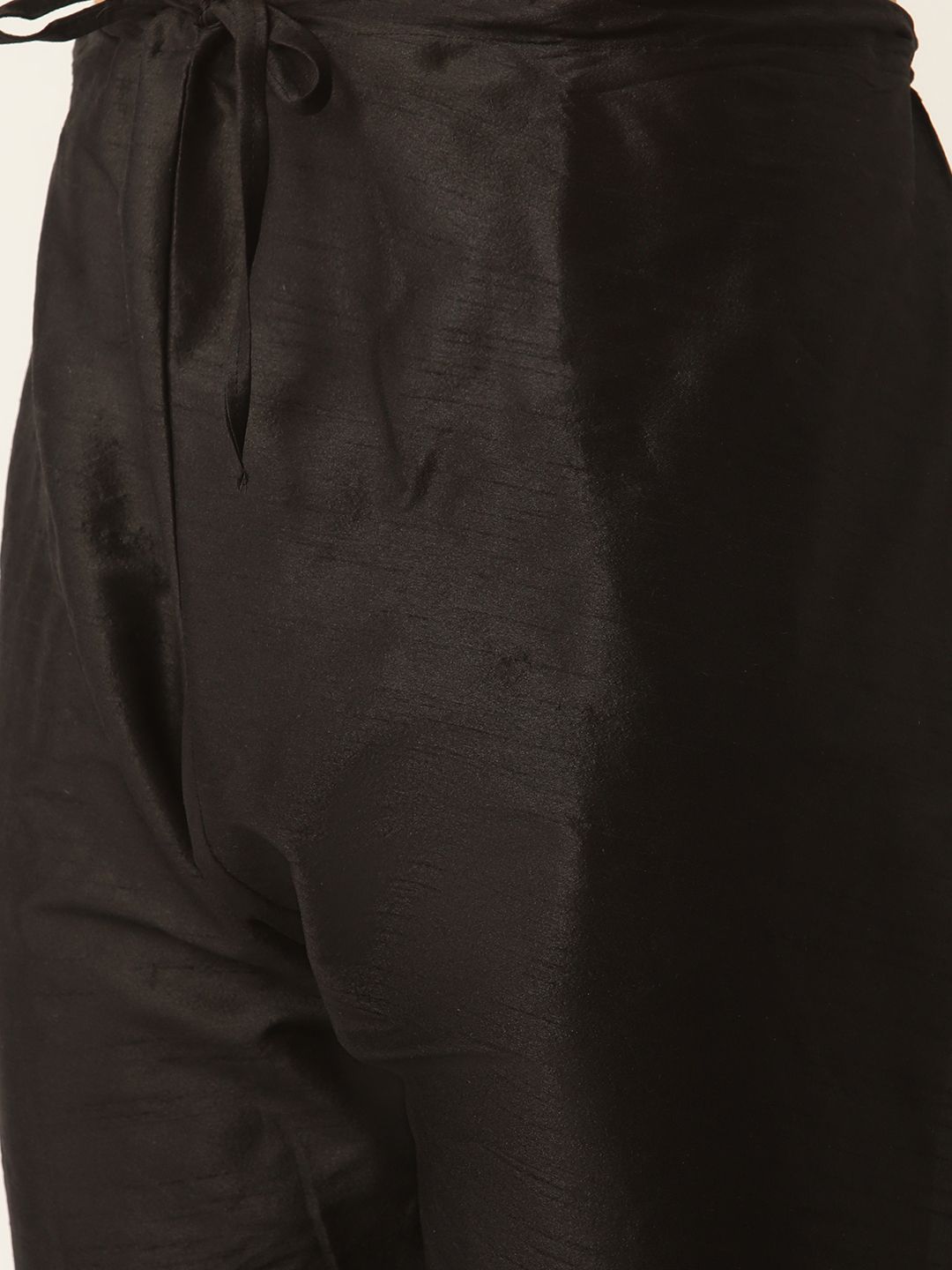 SOJANYA Kurta Hitam Lelaki dengan Jaket Churidar & Nehru