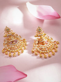 Rubans 22K Gold-Plated Emerald & Cubic Zirconia Studded Chandbali Anting-anting dengan Manik Emas