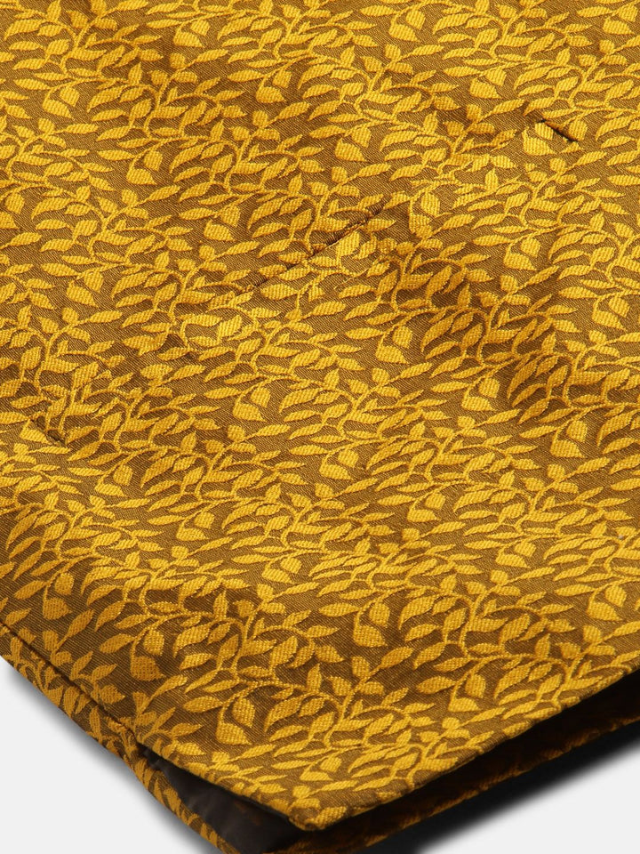 SOJANYA Kurta Motif Etnik Kuning Oren & Mustard Lelaki dengan Jaket Churidar & Nehru